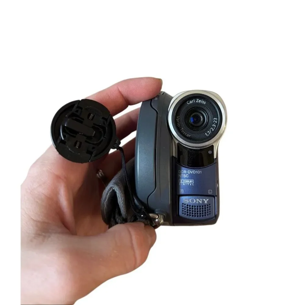 Sony Handycam DCR-DVD101‎ Camcorder Vintage CD No cables no battery charger